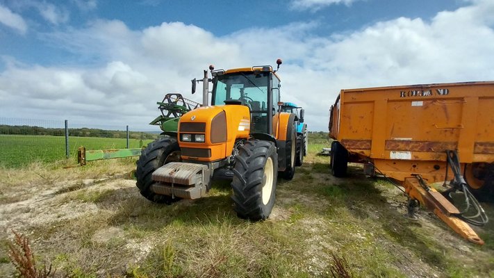 Tractor agricola Renault ARES610RZ - 1