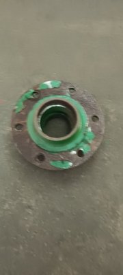 JOHN DEERE CAPTIF - PIECES JD OBSELETES - MOYEU POUR RB590 ROUE LARGE