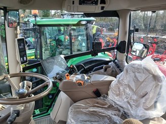 Tractor agricola John Deere 6R215 - 1