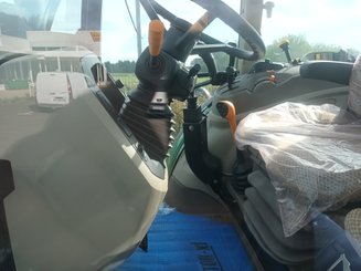 Tractor agricola John Deere 5105M - 1