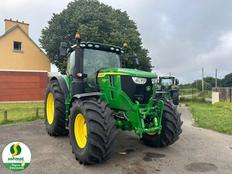 Tractor agricola John Deere 6R215 - 1