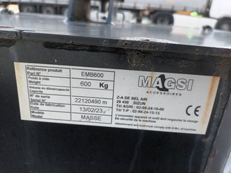 Masa 3 puntos Magsi EMB600 - 4