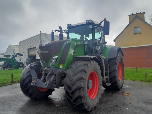 Tractor agricola Fendt 826 - 1
