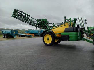 Pulverizador arrastrado John Deere M944 - 1