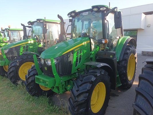 Tractor agricola John Deere 6100M - 1