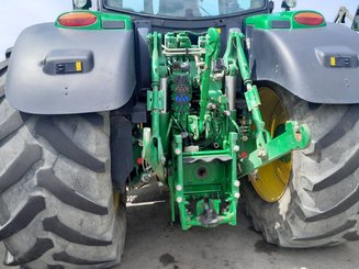 Tractor agricola John Deere 6215R - 1
