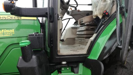 Tractor agricola John Deere 6130R - 13