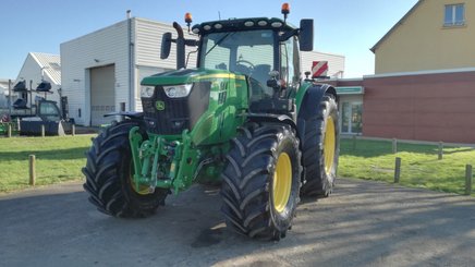 Tractor agricola John Deere 6215R - 1