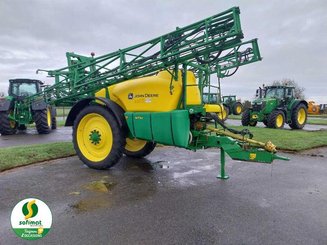 Pulverizador arrastrado John Deere M732 - 1