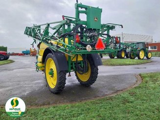 Pulverizador arrastrado John Deere M732 - 3