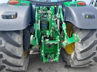 Tractor agricola John Deere 6215R - 9