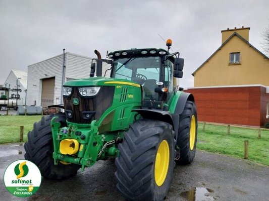 Tractor agricola John Deere 6215R - 1